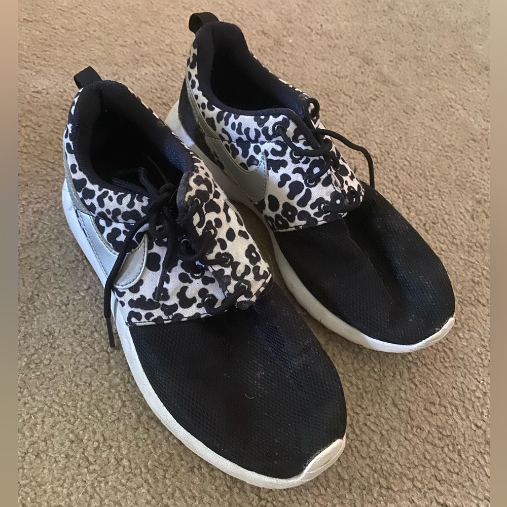 Kids sneakers